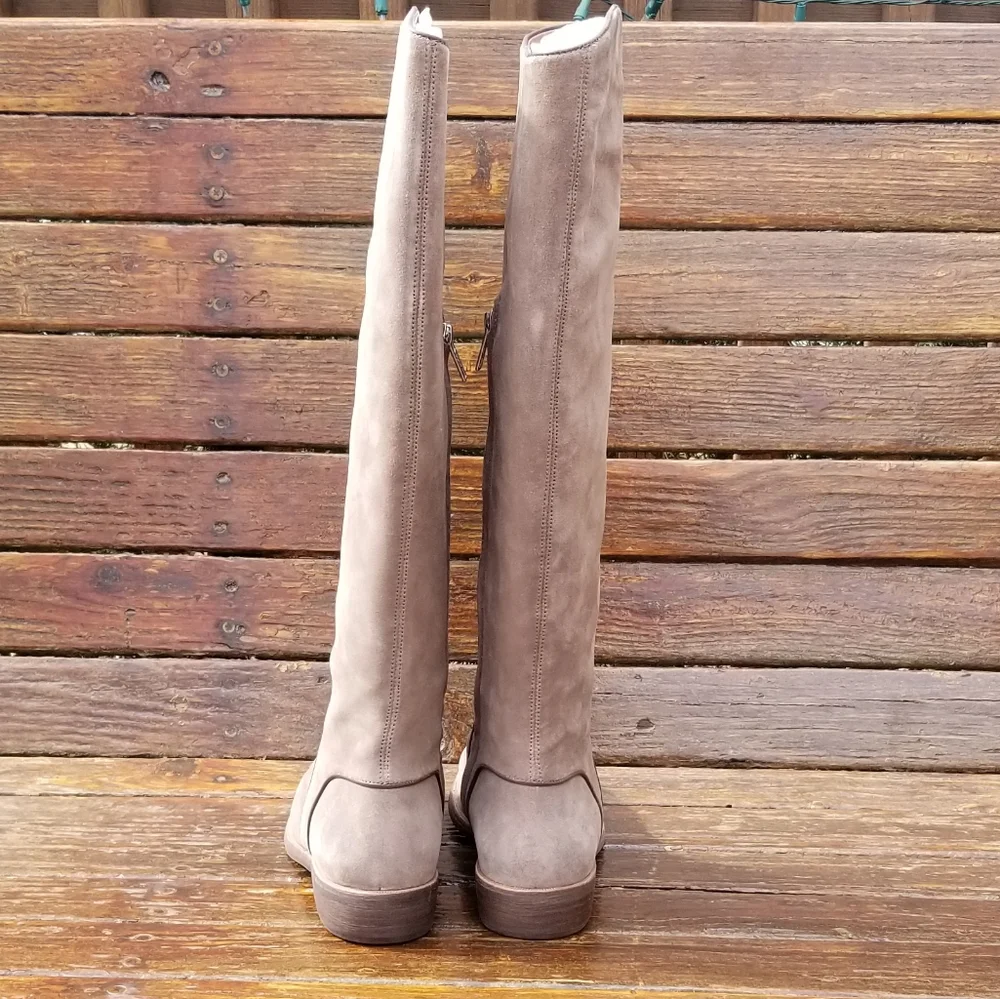 UGG Women's Tall Brown Boots - Picture 8 of 12